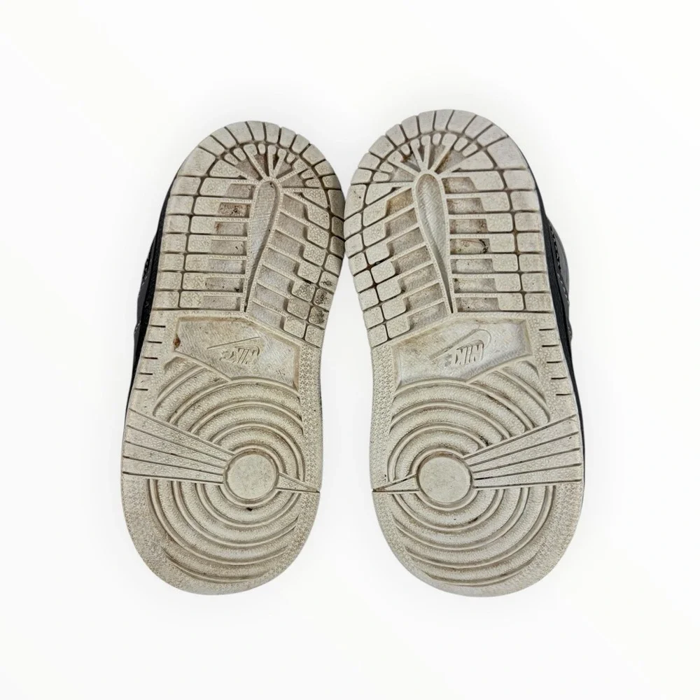 Black & White product pair
